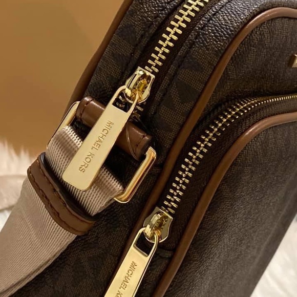 Michael Kors Jet Set Travel Medium Bag Crossbody - Picture 3 of 9